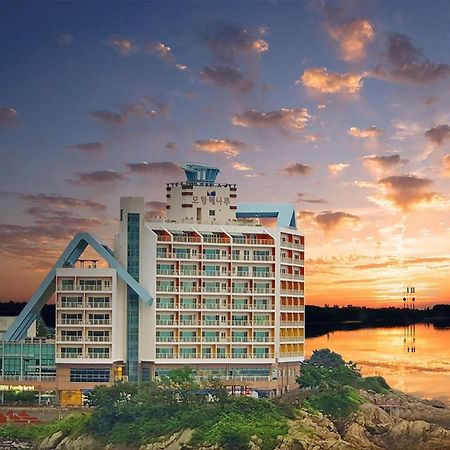 Mohang Haenaru Family Hotel Buan Eksteriør billede
