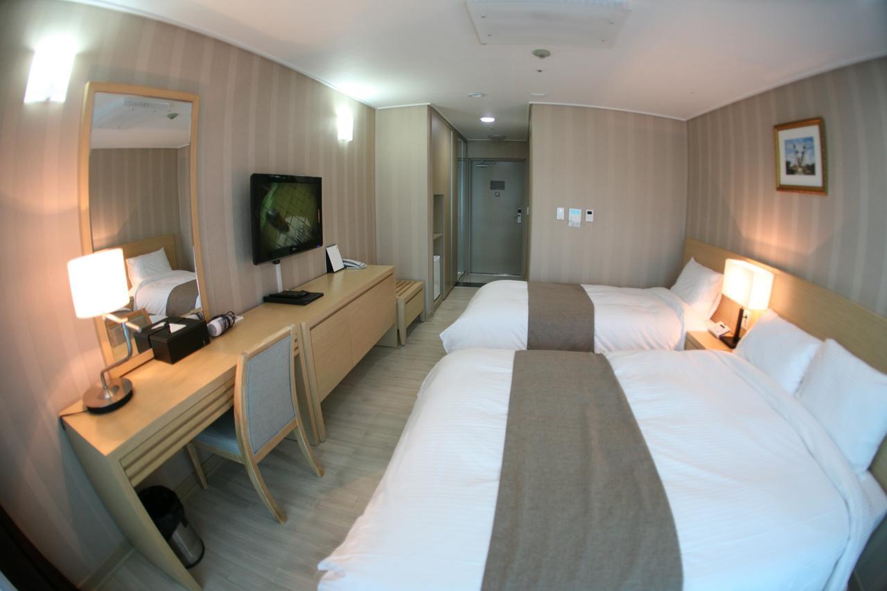 Mohang Haenaru Family Hotel Buan Eksteriør billede